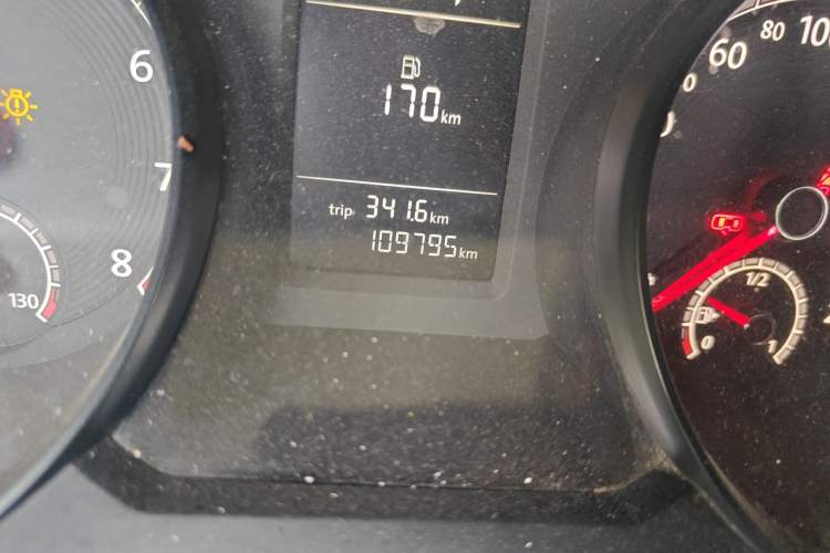 Used Volkswagen Passat 2017 280TSI DSG Luxury Edition Odometer Close Up