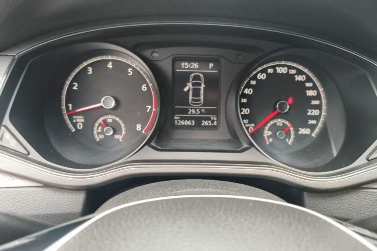 Used Volkswagen Passat 2017 330TSI DSG Luxury Edition Odometer Close Up