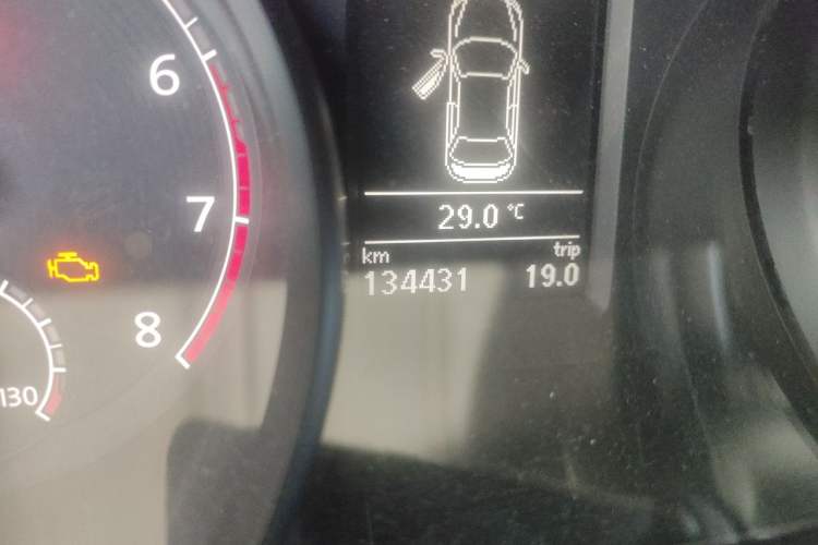 Used Volkswagen Passat 2017 330TSI DSG Luxury Edition Odometer Close Up