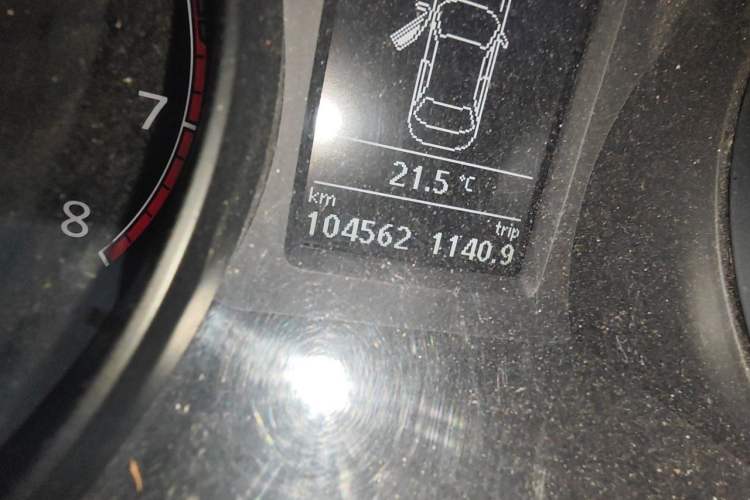 Used Volkswagen Passat 2017 330TSI DSG Luxury Edition Odometer Close Up