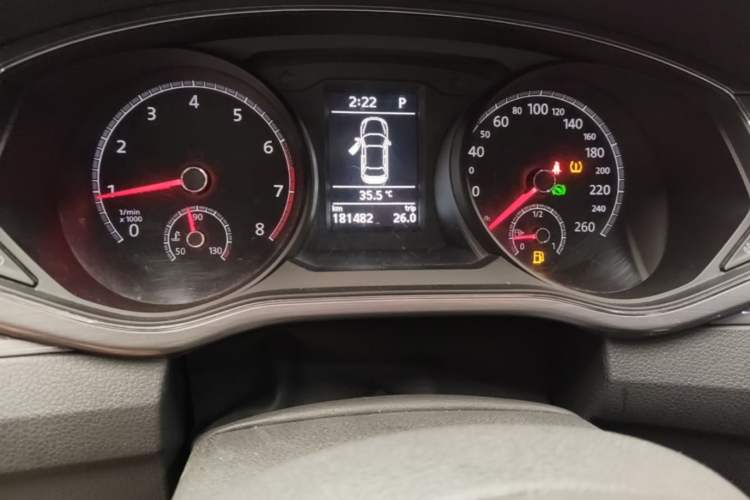 Used Volkswagen Passat 2017 330TSI DSG Luxury Edition Odometer Close Up