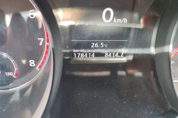 Used Volkswagen Passat 2017 330TSI DSG Prestige Edition Odometer Close Up