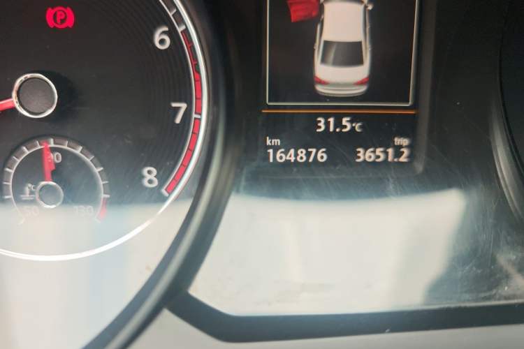 Used Volkswagen Passat 2017 330TSI DSG Luxury Edition Odometer Close Up