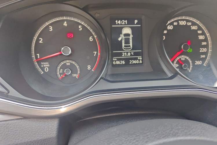 Used Volkswagen Passat 2017 330TSI DSG Luxury Edition Odometer Close Up