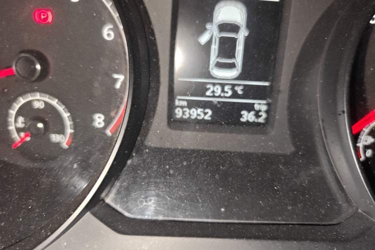 Used Volkswagen Passat 2017 330TSI DSG Luxury Edition Odometer Close Up
