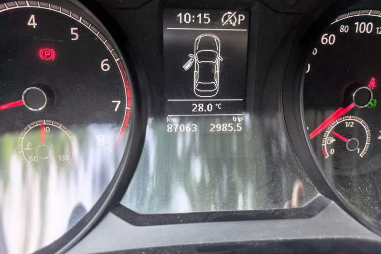 Used Volkswagen Passat 2017 280TSI DSG Luxury Edition Odometer Close Up