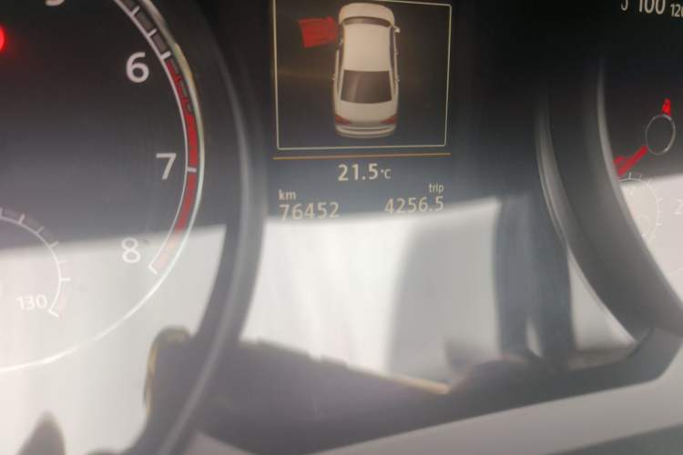 Used Volkswagen Passat 2017 330TSI DSG Prestige Edition Odometer Close Up