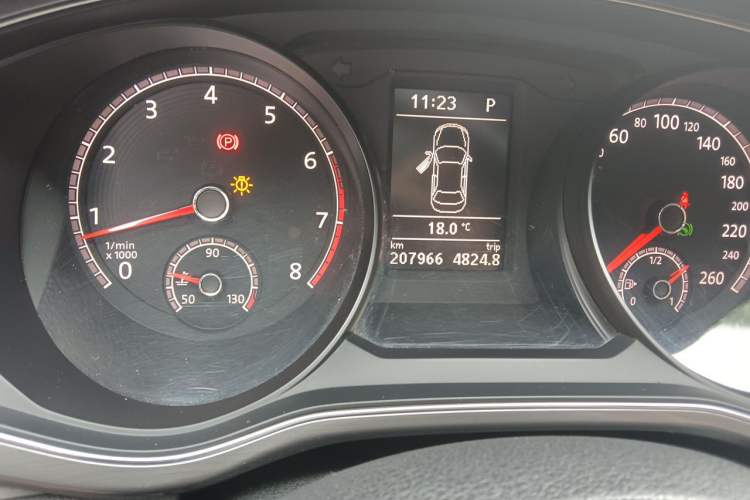 Used Volkswagen Passat 2017 330TSI DSG Luxury Edition Odometer Close Up