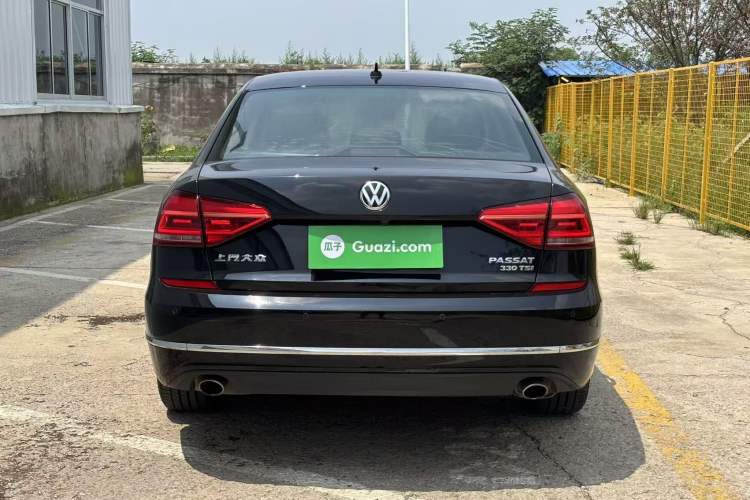 Used Volkswagen Passat 2017 330TSI DSG Luxury Edition Rear