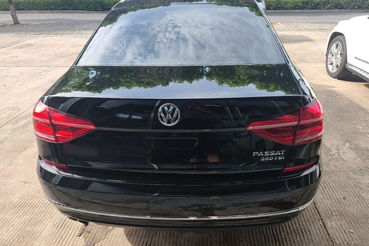 Used Volkswagen Passat 2017 280TSI DSG Luxury Edition Rear
