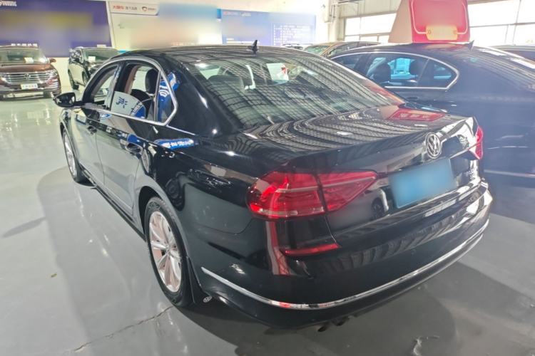 Used Volkswagen Passat 2017 280TSI DSG Luxury Edition Rear Left 45 Deg