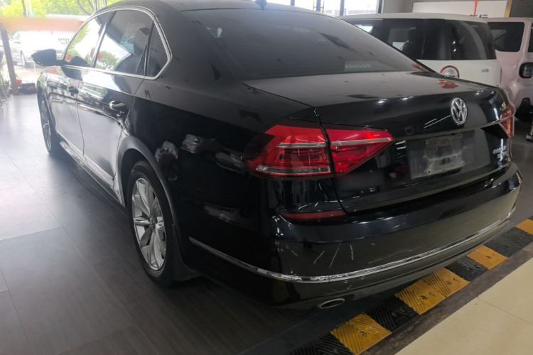 Used Volkswagen Passat 2017 330TSI DSG Luxury Edition Rear Left 45 Deg