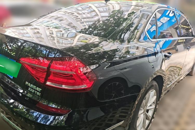 Used Volkswagen Passat 2017 330TSI DSG Luxury Edition Rear Right 45 Deg