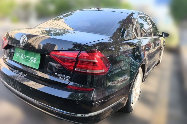 Used Volkswagen Passat 2017 330TSI DSG Luxury Edition Rear Right 45 Deg