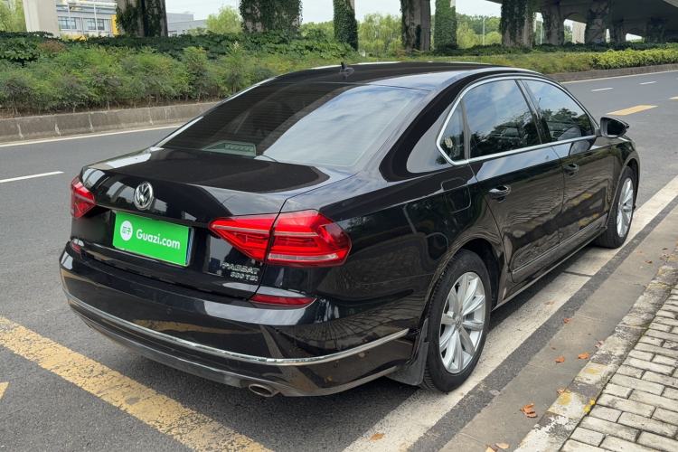 Used Volkswagen Passat 2017 330TSI DSG Luxury Edition Rear Right 45 Deg