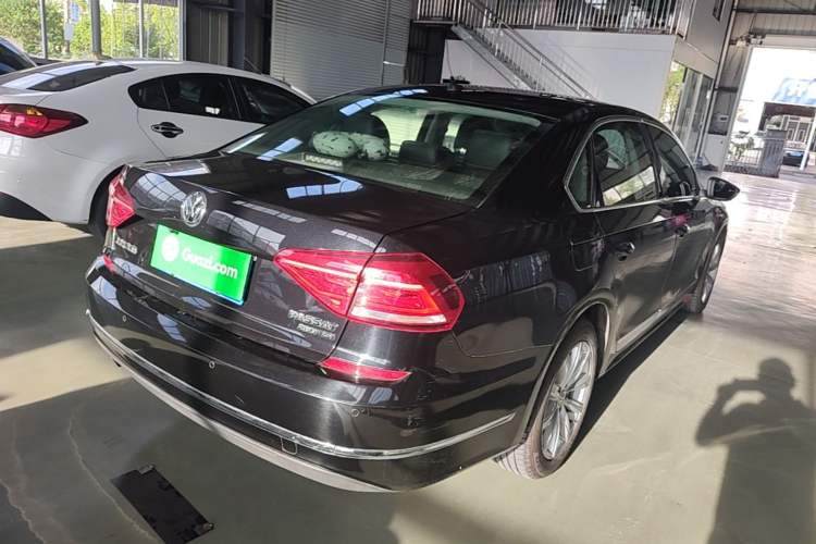 Used Volkswagen Passat 2017 280TSI DSG Luxury Edition Rear Right 45 Deg