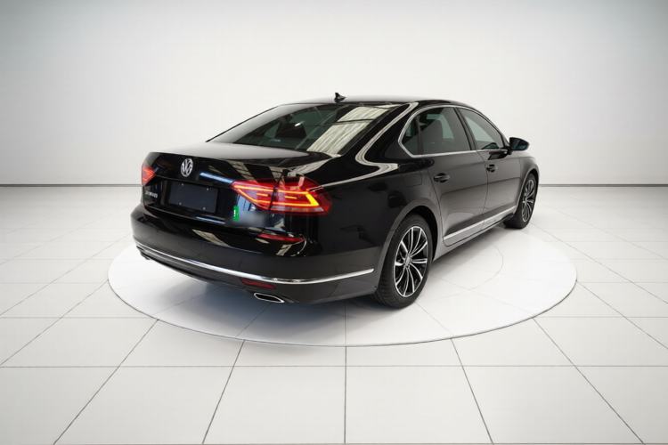 Used Volkswagen Passat 2017 330TSI DSG Luxury Edition Rear Right 45 Deg