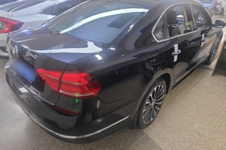 Used Volkswagen Passat 2017 330TSI DSG Luxury Edition Rear Right 45 Deg