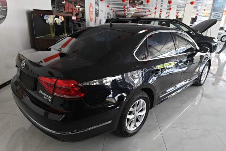 Used Volkswagen Passat 2017 280TSI DSG Luxury Edition Rear Right 45 Deg