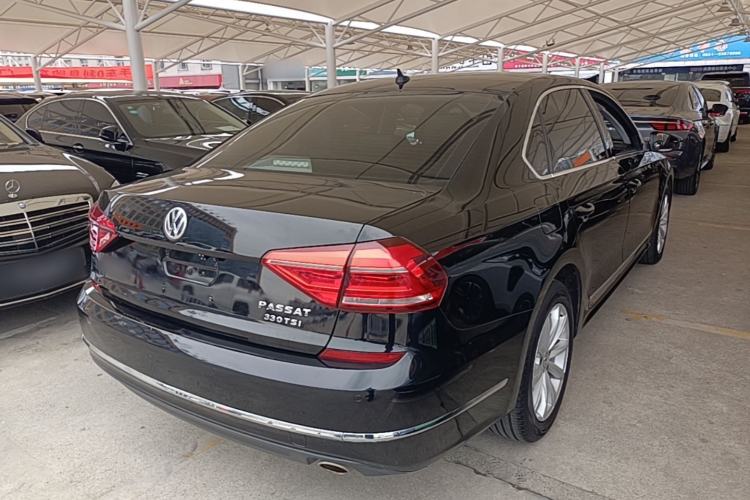 Used Volkswagen Passat 2017 330TSI DSG Luxury Edition Rear Right 45 Deg