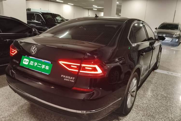 Used Volkswagen Passat 2017 280TSI DSG Luxury Edition Rear Right 45 Deg