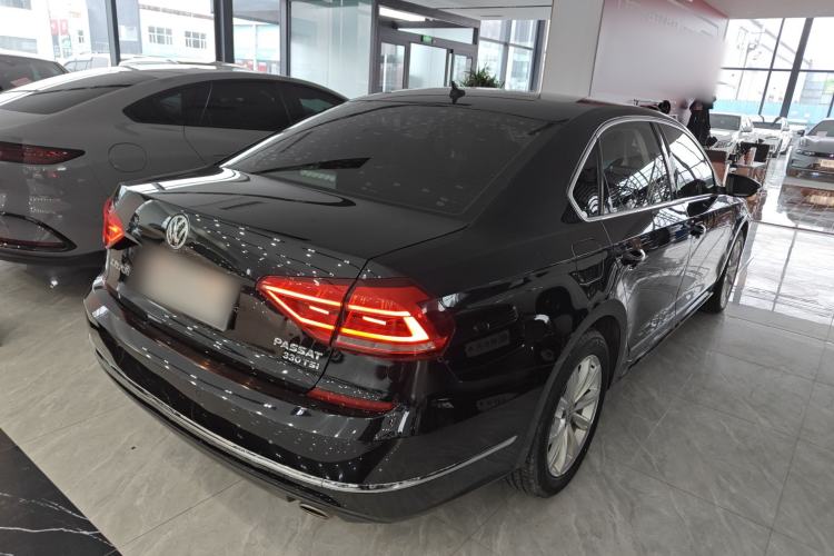 Used Volkswagen Passat 2017 330TSI DSG Luxury Edition Rear Right 45 Deg