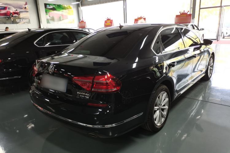 Used Volkswagen Passat 2017 330TSI DSG Luxury Edition Rear Right 45 Deg