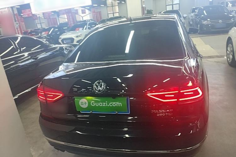 Used Volkswagen Passat 2017 280TSI DSG Luxury Edition Rear