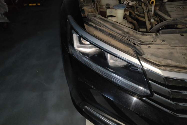 Used Volkswagen Passat 2017 280TSI DSG Luxury Edition Right Front Headlight