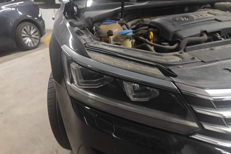 Used Volkswagen Passat 2017 330TSI DSG Prestige Edition Right Front Headlight