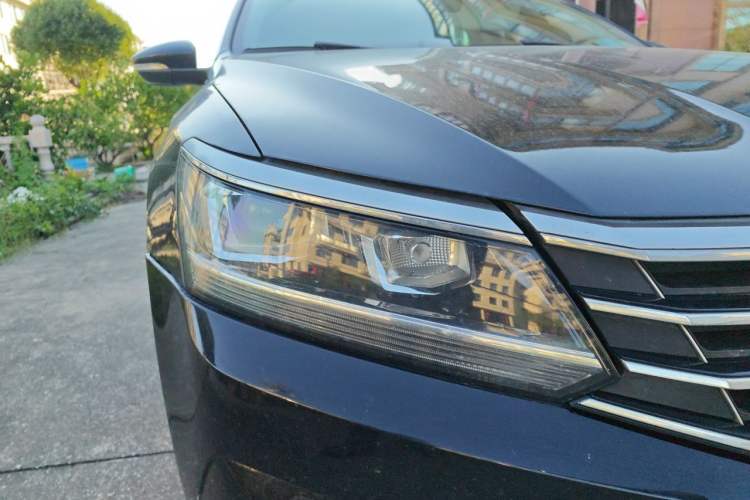 Used Volkswagen Passat 2017 280TSI DSG Luxury Edition Right Front Headlight