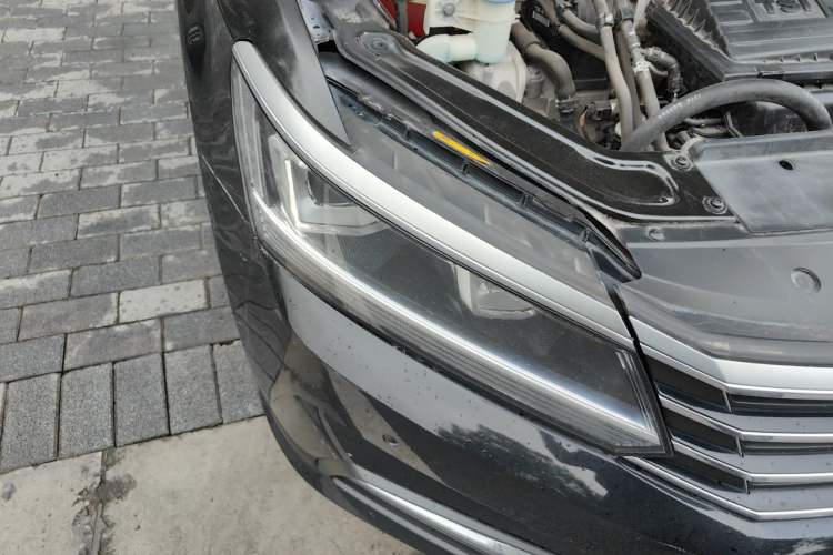 Used Volkswagen Passat 2017 280TSI DSG Luxury Edition Right Front Headlight