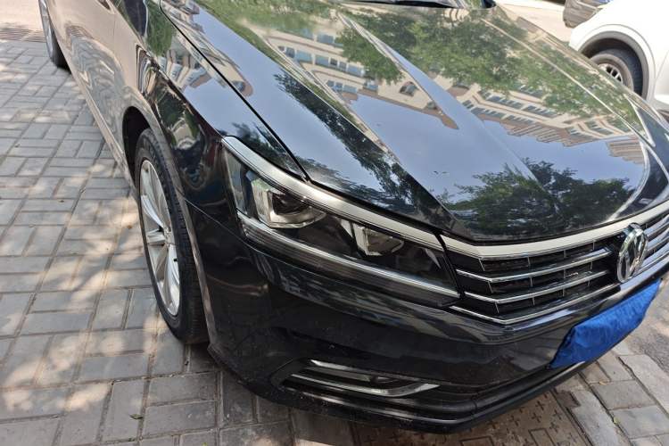 Used Volkswagen Passat 2017 330TSI DSG Luxury Edition Right Front Headlight
