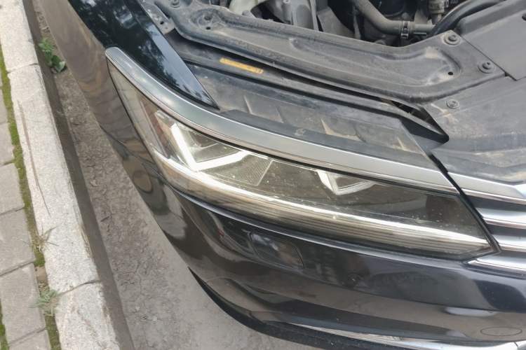 Used Volkswagen Passat 2017 330TSI DSG Prestige Edition Right Front Headlight