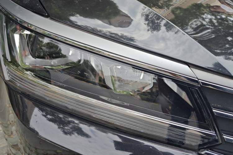 Used Volkswagen Passat 2017 330TSI DSG Luxury Edition Right Front Headlight