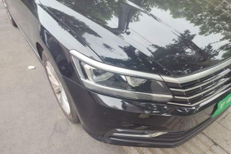 Used Volkswagen Passat 2017 280TSI DSG Luxury Edition Right Front Headlight