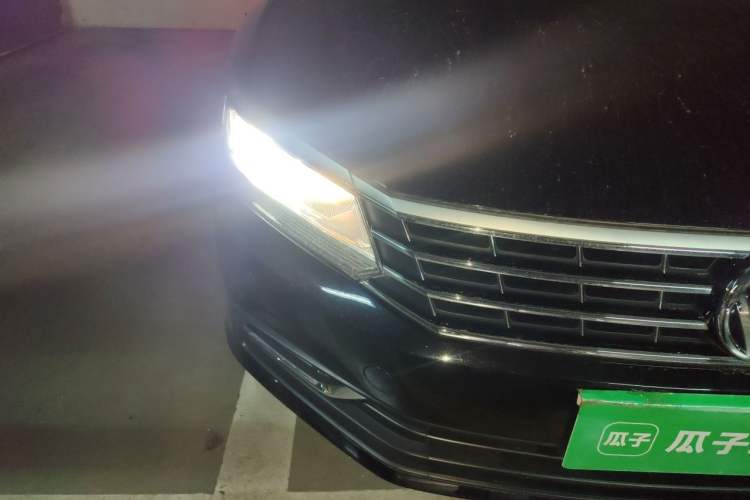 Used Volkswagen Passat 2017 330TSI DSG Prestige Edition Right Front Headlight