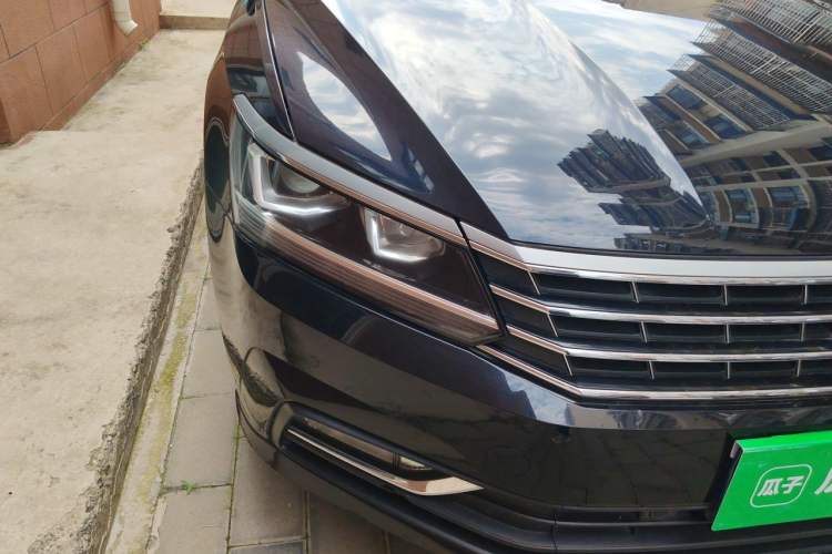 Used Volkswagen Passat 2017 330TSI DSG Luxury Edition Right Front Headlight
