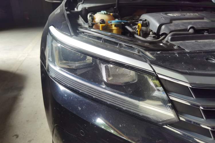 Used Volkswagen Passat 2017 330TSI DSG Luxury Edition Right Front Headlight