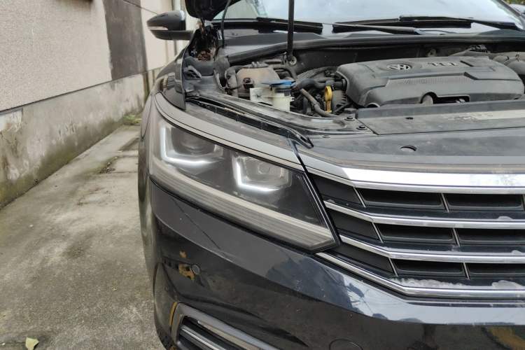 Used Volkswagen Passat 2017 330TSI DSG Luxury Edition Right Front Headlight