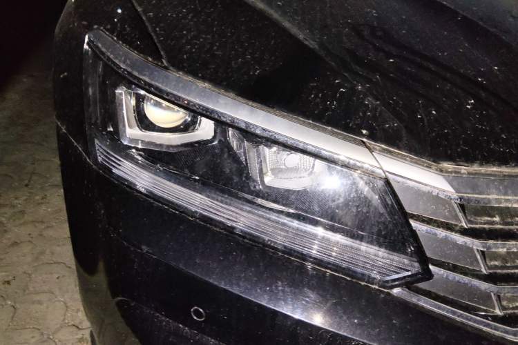 Used Volkswagen Passat 2017 330TSI DSG Luxury Edition Right Front Headlight