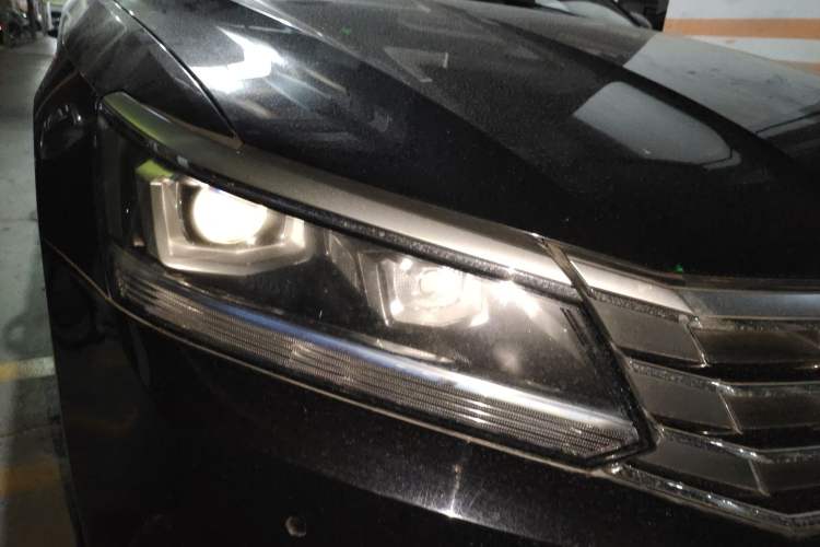 Used Volkswagen Passat 2017 330TSI DSG Luxury Edition Right Front Headlight