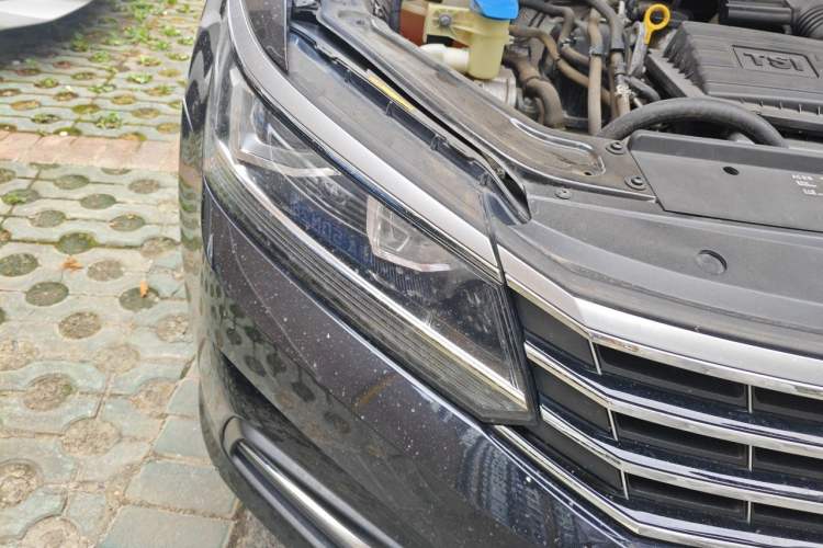 Used Volkswagen Passat 2017 280TSI DSG Luxury Edition Right Front Headlight