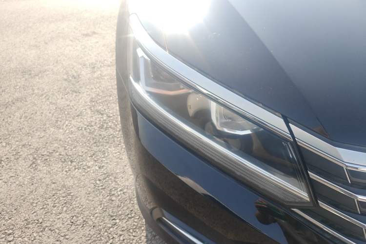 Used Volkswagen Passat 2017 330TSI DSG Luxury Edition Right Front Headlight