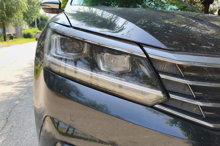 Used Volkswagen Passat 2017 330TSI DSG Luxury Edition Right Front Headlight