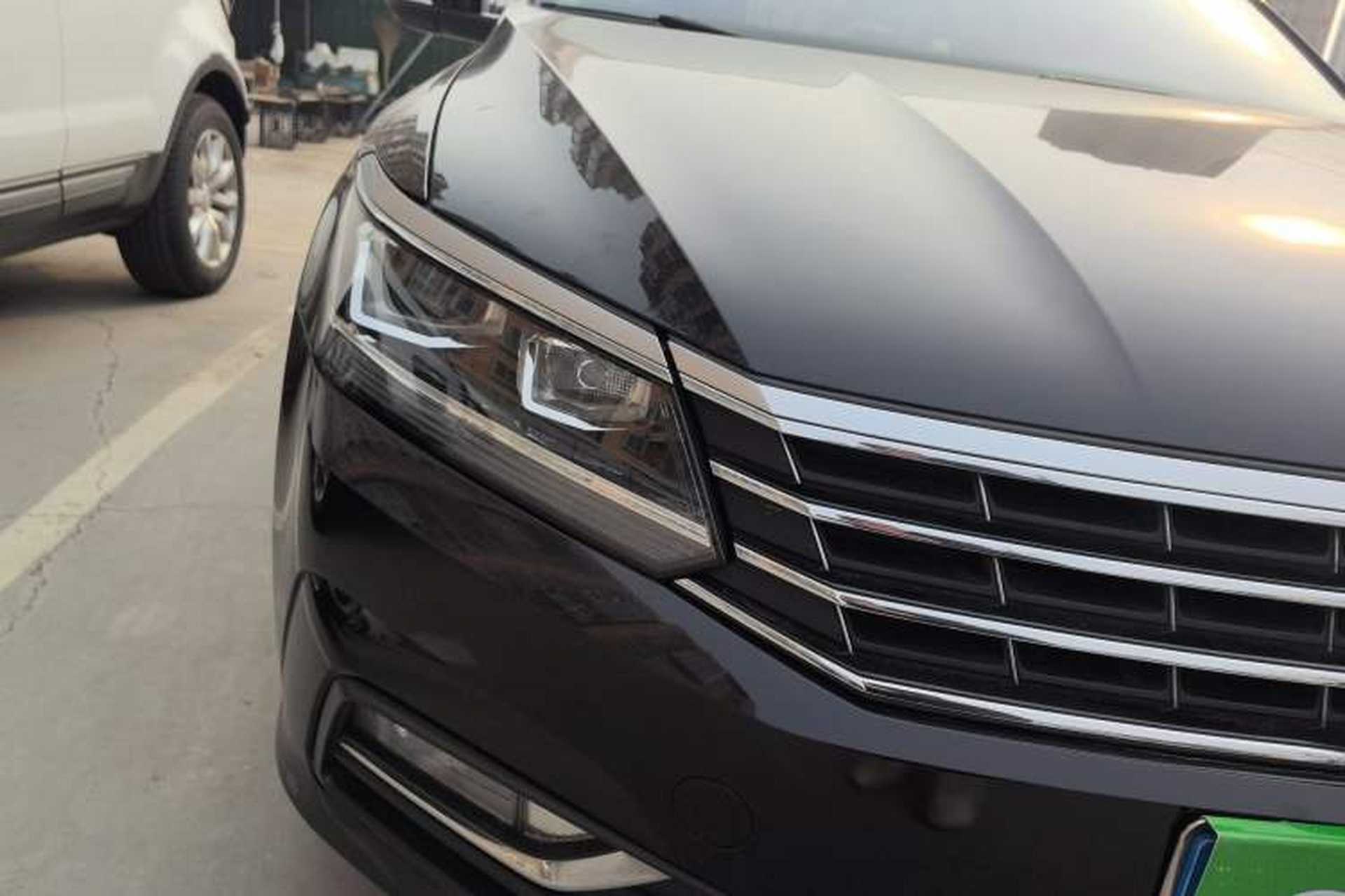 Used Volkswagen Passat 2017 1.8TSI DSG Government Procurement Version (CEA Engine) Right Front Headlight