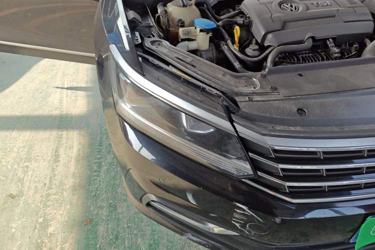 Used Volkswagen Passat 2017 330TSI DSG Luxury Edition Right Front Headlight