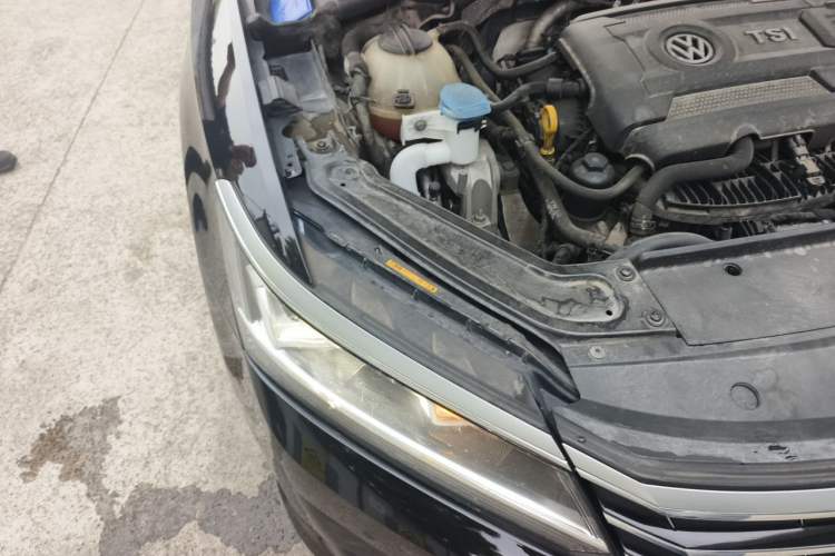 Used Volkswagen Passat 2017 330TSI DSG Luxury Edition Right Front Headlight