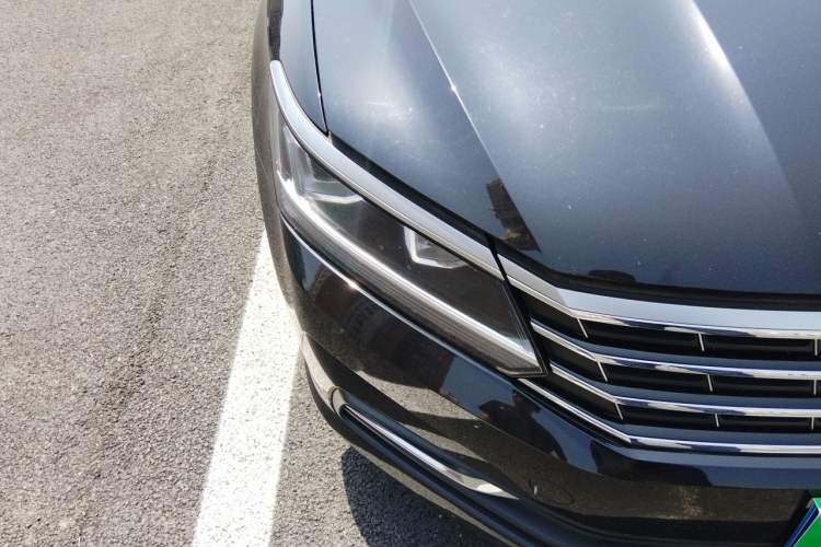 Used Volkswagen Passat 2017 330TSI DSG Luxury Edition Right Front Headlight