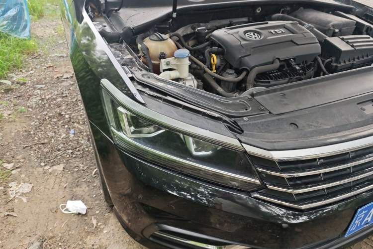 Used Volkswagen Passat 2017 330TSI DSG Luxury Edition Right Front Headlight